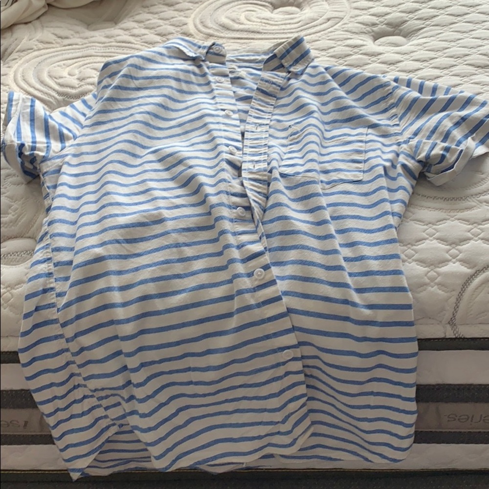 Old navy shirt